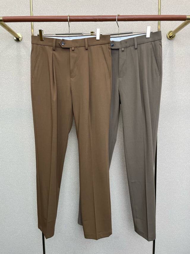 Lp-Loro piana 诺悠翩雅独家专供新款休闲裤 高端版本！专柜定制面料 透气舒适度高，细节无可挑剔，品牌元素设计理念，体现高品质。手感细腻柔软！呈现休闲