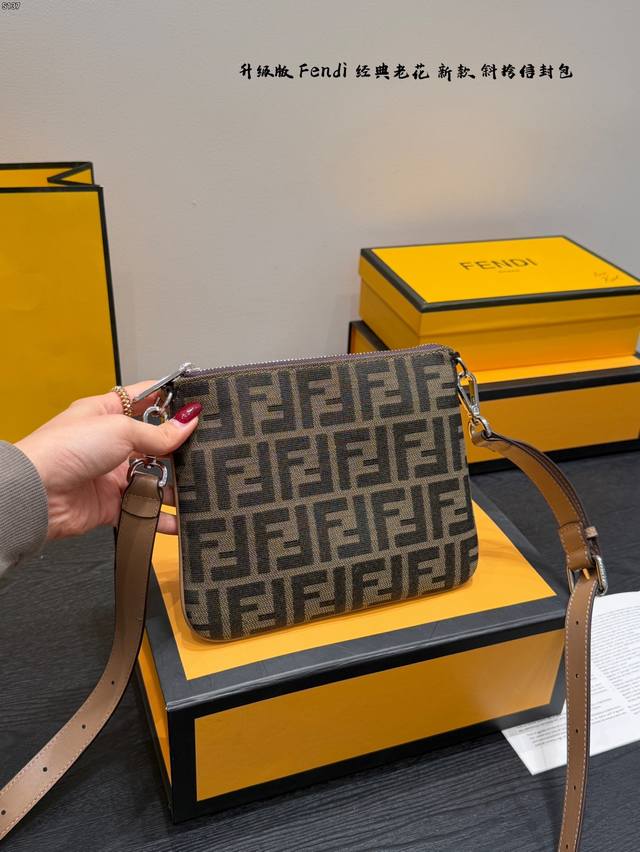 Gift Box Packaging Fendi Baguette Series Monogram Mahjong Bag Crossbody Envelope Gift Box Packaging Fendi Baguette Series Monogram Mahjong Bag Crossbody Envelope
