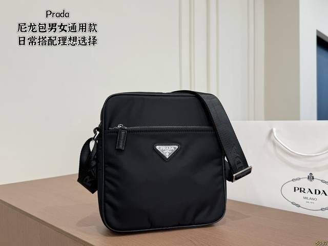 p Prada nylon bag Unisex A popular item among celebrities Original fabric and ha