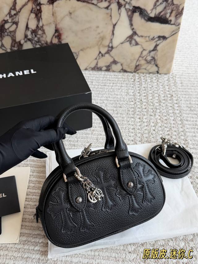 Original Leather Chrome Hearts Black Mini Bowling Bag. Made of premium cowhide l