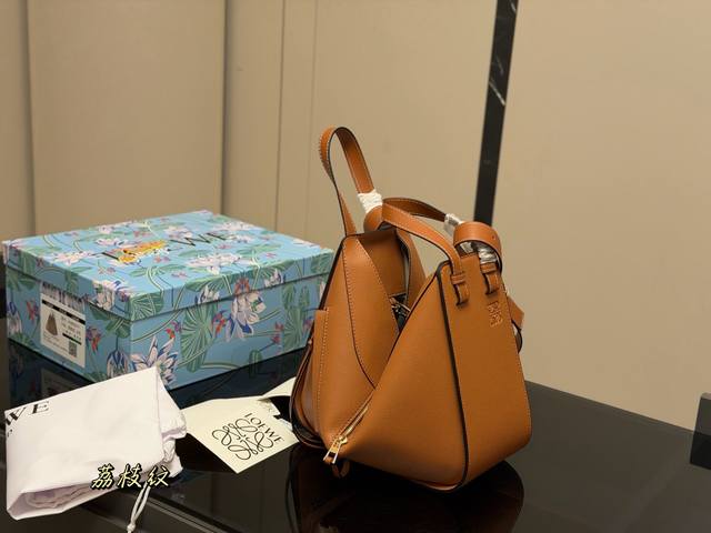 p Comes with box Loewe Hammock Bag Handbag Shoulder Bag Crossbody Bag Multiple c