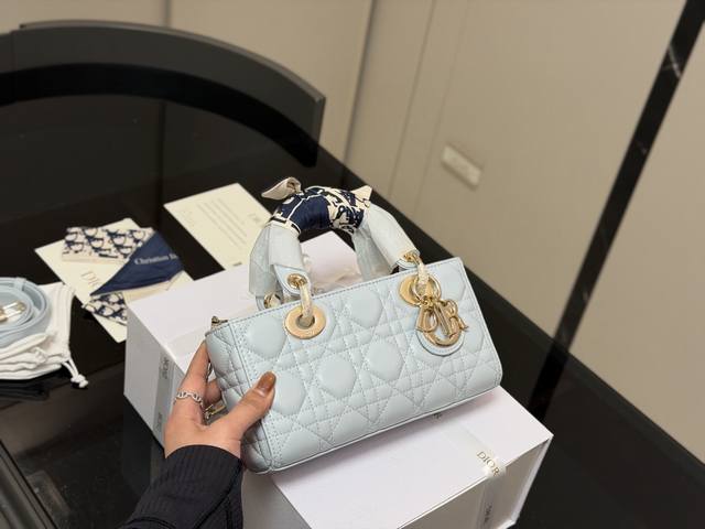 p with box Dior Lady Leather Horizontal Bag New Dior Bag Style Two Straps, I lik