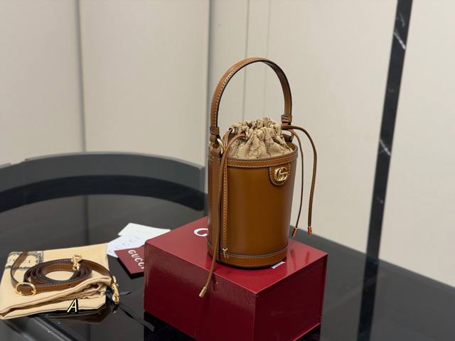 p with folding box Size: 12*16Cm Gucci Ophidia bucket bag This bag is so classic p with folding box Size: 12*16Cm Gucci Ophidia bucket bag This bag is so classic