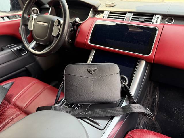 High-end new "Prada" shoulder bag, Prada cowhide leather shoulder/crossbody bag, High-end new "Prada" shoulder bag, Prada cowhide leather shoulder/crossbody bag,