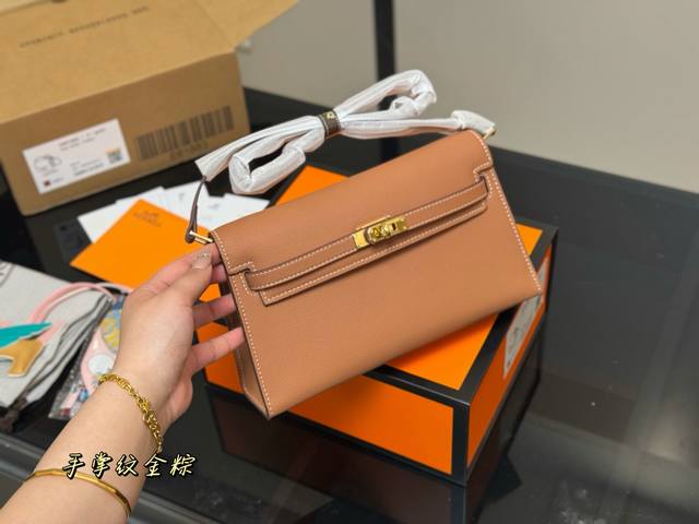 p Comes with a folding box/airplane box. Size: 25.14cm. Hermes Kelly shoulder ba p Comes with a folding box/airplane box. Size: 25.14cm. Hermes Kelly shoulder ba