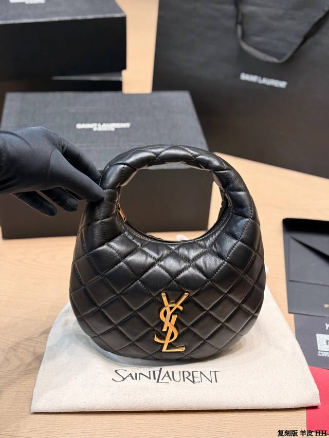 Replica Lambskin Handbag by YSL Icarino in Black and Gold. Made of Nappa lambski Replica Lambskin Handbag by YSL Icarino in Black and Gold. Made of Nappa lambski