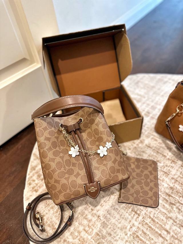 Foldable gift box packaging Size: 22*21Cm Lifesaver bucket bag, so beautiful it'