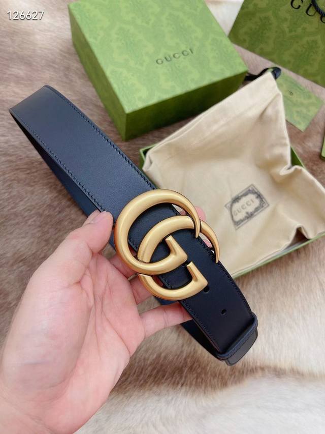 G.Ucci 双G专柜货 4.0Cm 正版开模 贸易公司货出口意大利 百分百意大利原厂小牛皮 皮质细腻带原厂香味 正品五金经3层真空电镀 纯手工订制 原单品质