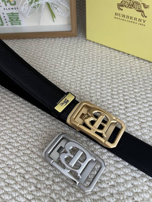 品名：巴宝莉 腰带自动带皮带 材质：原单牛皮腰带 百分百头层牛皮腰带保证真皮，24K纯钢扣，专柜原单品质、做工精细，时尚大牌，送人自用首选 包装： 请认准如图专