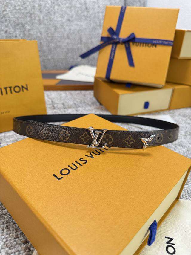Louis Vuitton Lv腰带 老花皮底两件套系列 原厂五金 精致手工绘边 柔软舒适 宽2.0 Louis Vuitton Lv腰带 老花皮底两件套系列 原厂五金 精致手工绘边 柔软舒适 宽2.0