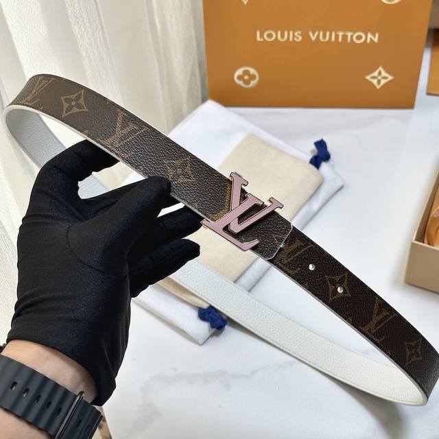 160 原版包裝1.0 L驢家今季新品 驢家女士原單腰帶 寬度30毫米 定制經典帆布面料搭配小荔枝紋小牛皮底 全新開模五金 可雙面佩戴 多色可選。百搭款
