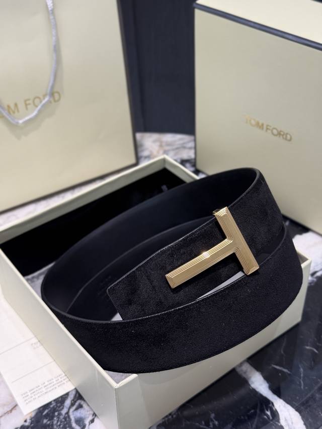 230--Tom Ford 汤姆福特。新品高端双面小牛皮，磨砂荔枝纹，简约商务男士腰带，4.0Cm宽，双面使用，精雕不锈钢扣，真空电镀，永不掉色，配原版包装