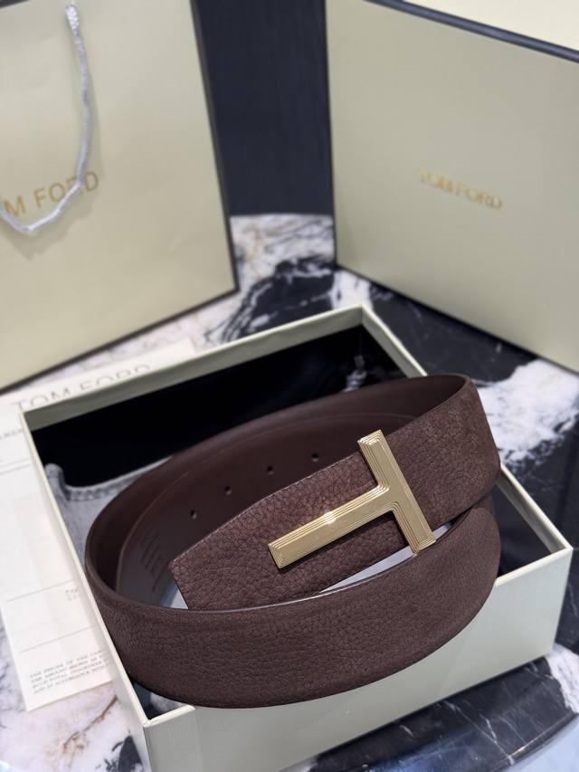 230--Tom Ford 汤姆福特。新品高端双面小牛皮，磨砂荔枝纹，简约商务男士腰带，4.0Cm宽，双面使用，精雕不锈钢扣，真空电镀，永不掉色，配原版包