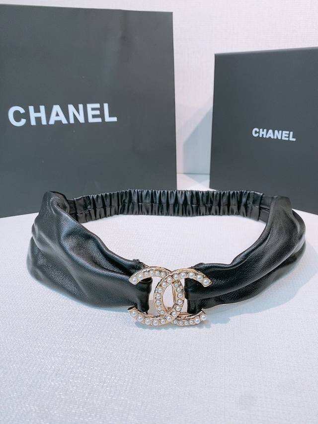 240 Chanel Cc pearl brass logo buckle, lambskin, gold metal, 3.0cm, exquisite, h