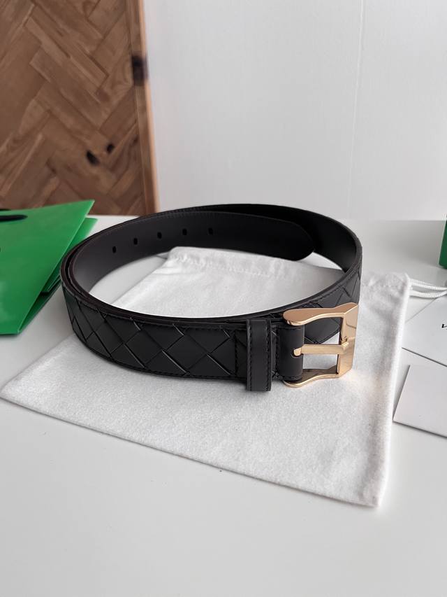 250--Bv 2026 New Watch Men's Belt, Handmade Large Grid Intreccio Woven Italian N 250--Bv 2026 New Watch Men's Belt, Handmade Large Grid Intreccio Woven Italian N