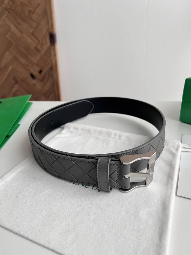 250--Bv 2026 New Watch Men's Belt, Handmade Large Grid Intreccio Woven Italian N 250--Bv 2026 New Watch Men's Belt, Handmade Large Grid Intreccio Woven Italian N