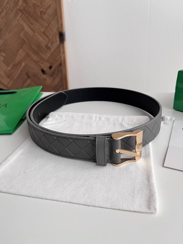 250--Bv 2026 New Watch Men's Belt, Handmade Large Grid Intreccio Woven Italian N 250--Bv 2026 New Watch Men's Belt, Handmade Large Grid Intreccio Woven Italian N