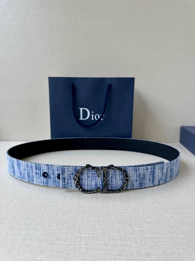 ID2989154Fff, 3.5cm width. This Dior sandblasted black, gold, and white gunmetal ID2989154Fff, 3.5cm width. This Dior sandblasted black, gold, and white gunmetal
