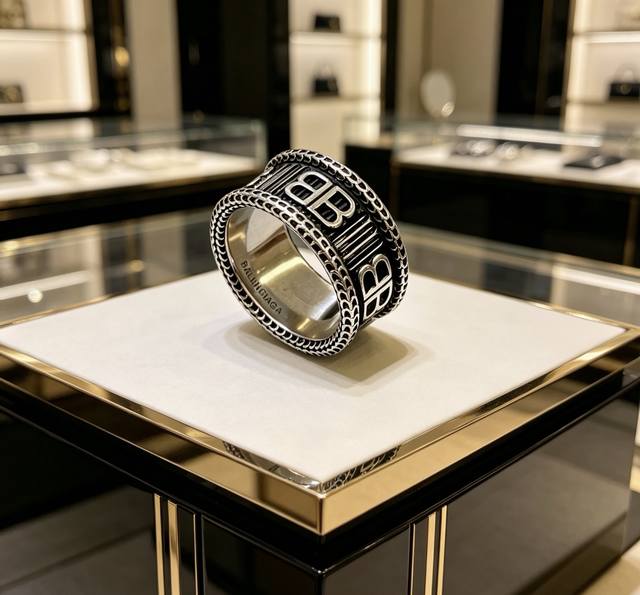 Hot-selling original Balenciaga ring, identical to those in boutiques. Unique an