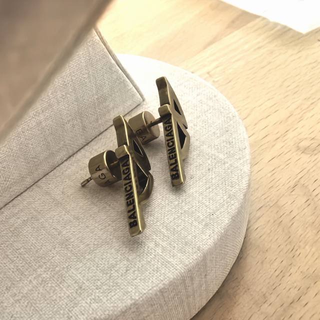 Authentic Balenciaga vintage earrings, new arrival, same brass material as bouti