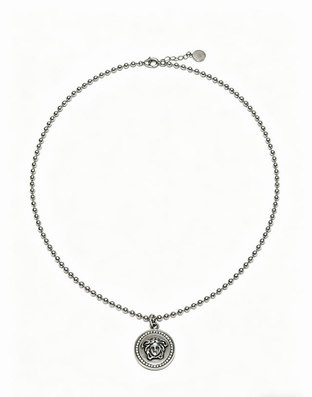 High-quality Versace necklace with Medusa head design, original quality, new sty