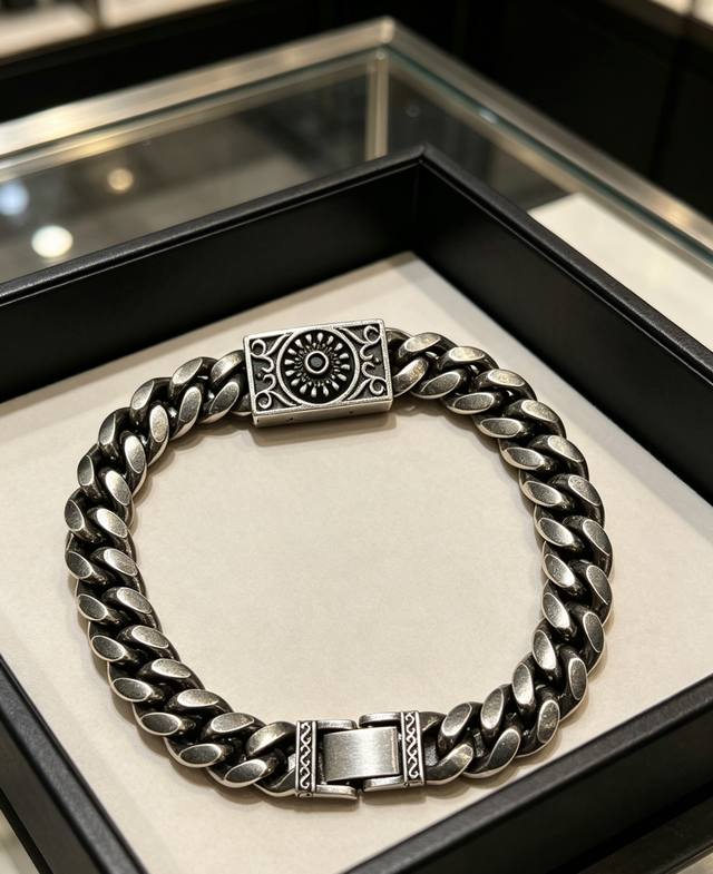 Vintage Engraved Cuban Bracelet 2026 Hot Item: Chrome Hearts Bracelet Vintage si