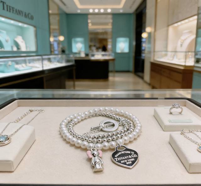 Tiffany & Co. boutique fine silver version, necklace and bracelet double strap,