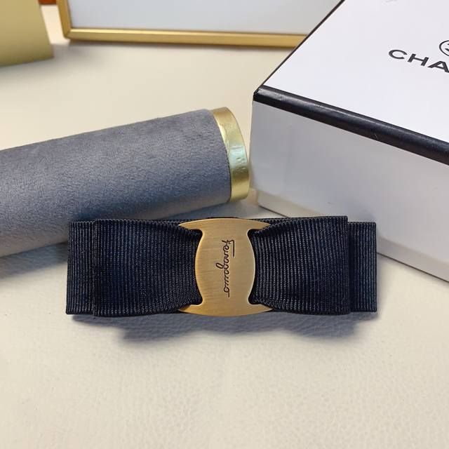 Ferragamo hair clip - Bow hair clip, spring clip, elegant and versatile, a must-