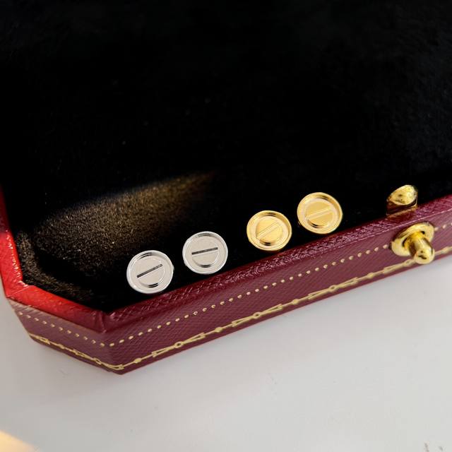 Exquisitely crafted Cartier Love series classic screw-stud earrings, 18K gold pl Exquisitely crafted Cartier Love series classic screw-stud earrings, 18K gold pl