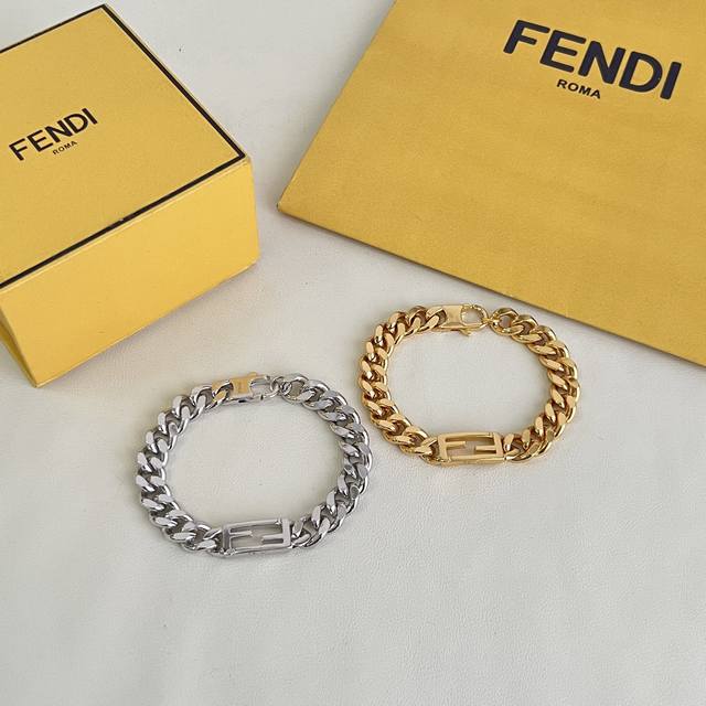 Fendi high-end custom-made bracelet, a new and popular style, simple, elegant an