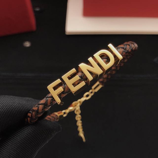 ID2993301Fff, serial number Fdsl0011, Fend* latest leather bracelet, consistent