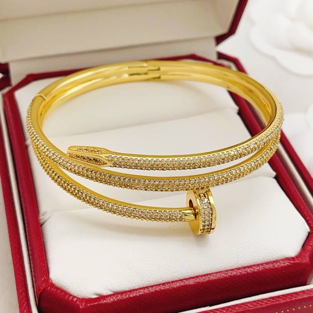 Size: 17 (One Size Fits All) Cartie* Latest gold three-strand diamond bangle, sa Size: 17 (One Size Fits All) Cartie* Latest gold three-strand diamond bangle, sa