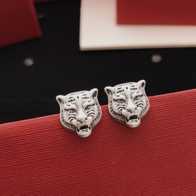 ID2993554Fff, serial number Ged0058, Gucc* latest tiger head earrings, consisten