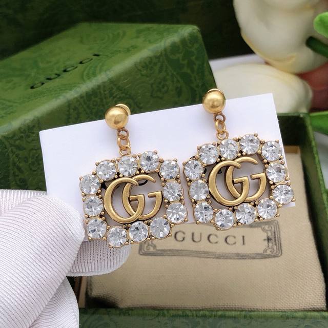 Ged0050 Gucci square diamond stud earrings
