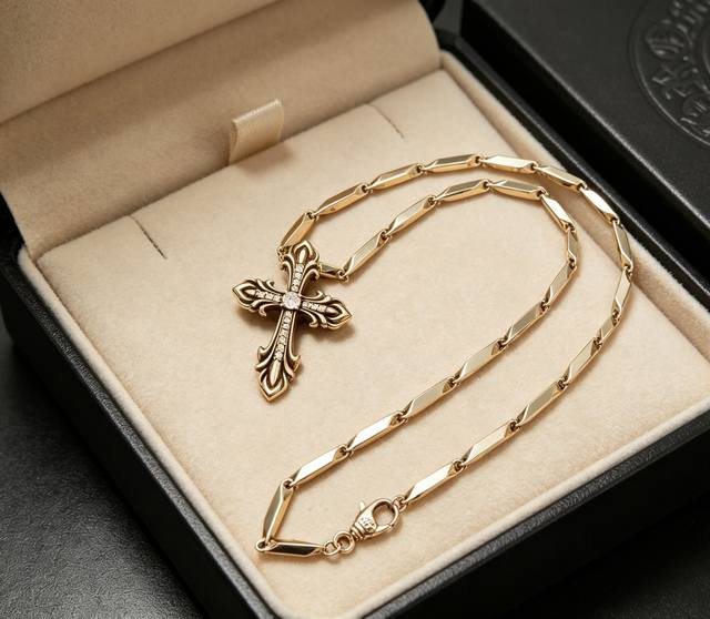 Gold-tone diamond-encrusted sword and cross bamboo chain 2026 hot-selling Chrome