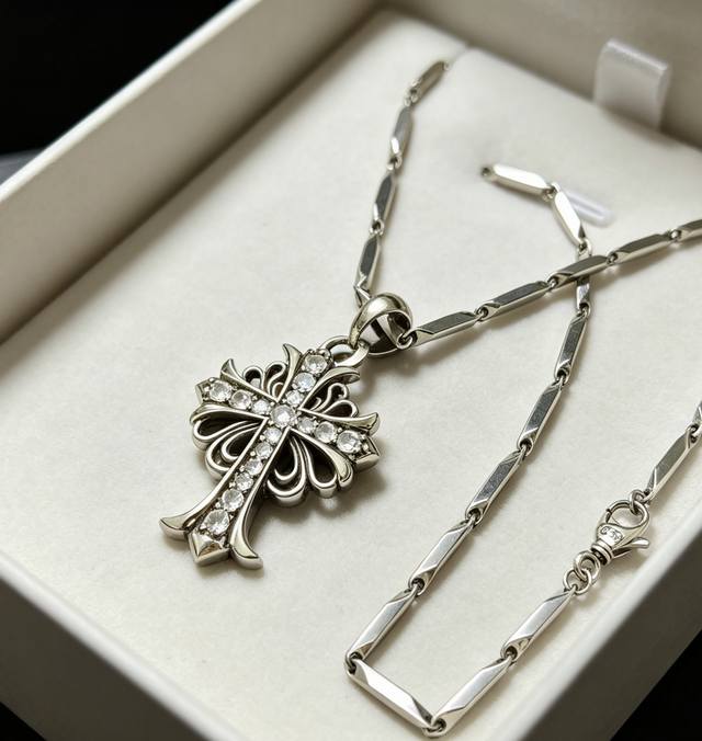 Chrome Hearts Full Diamond Sword Cross Bamboo Chain | A Must-Have in the Trend!