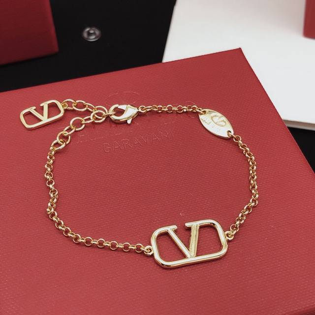 ID2993641Fff, Item No. Vsl0014, Valenti*O latest V-shaped bracelet, consistent f