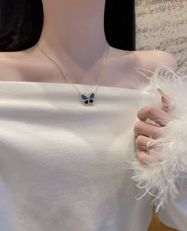 So ethereal! Who could resist Van Cleef & Arpels' Spring Garden Blue Butterfly A
