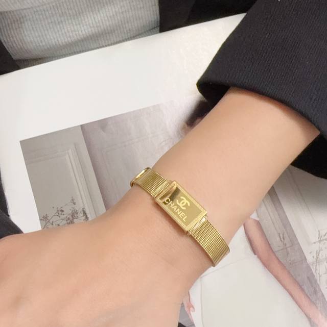 Chanel classic gold watch strap bracelet/bangle/watch chain/tank chain, unisex s Chanel classic gold watch strap bracelet/bangle/watch chain/tank chain, unisex s