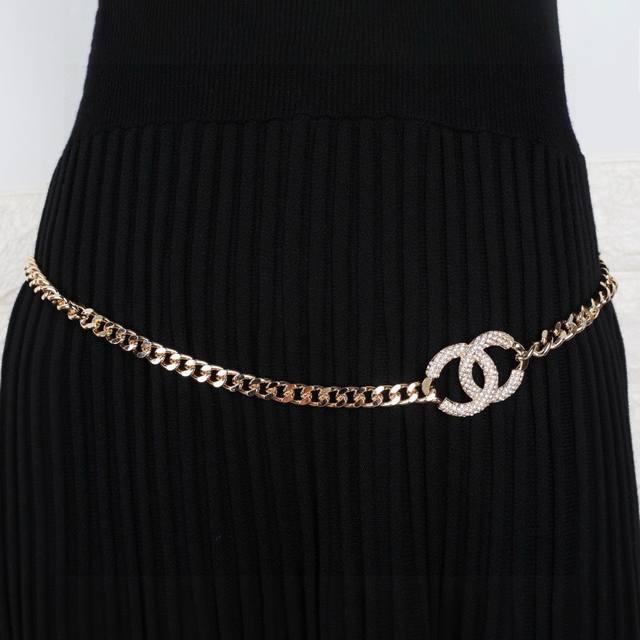Chanel's new waist chain is a hot seller and is now available. High-end quality, Chanel's new waist chain is a hot seller and is now available. High-end quality,