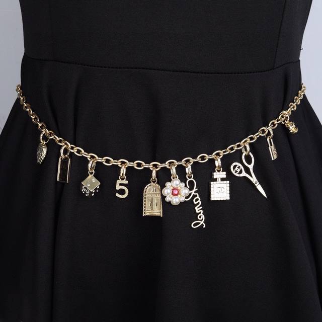 Chanel's new waist chain is a hot seller and is now available. High-end quality, Chanel's new waist chain is a hot seller and is now available. High-end quality,