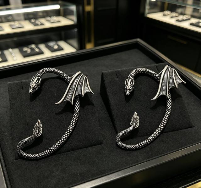 2026 Hot Selling Chrome Hearts Dragon Earrings Crafted with a vintage distressed
