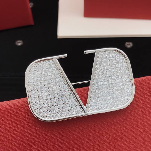 ID2993712Fff, serial number Valenti*O, latest style brooch, batch Z, brass mater