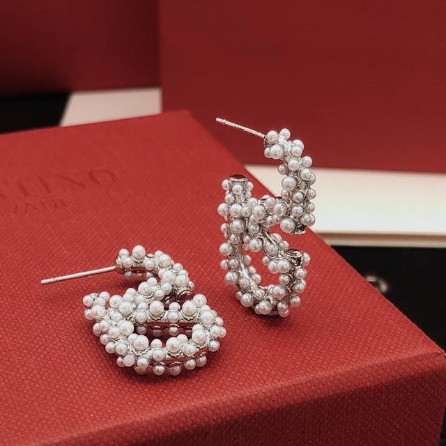 ID2993718Fff, Item No. Ved0016, Small Size, Valenti*O, Latest Diamond Beaded Ear