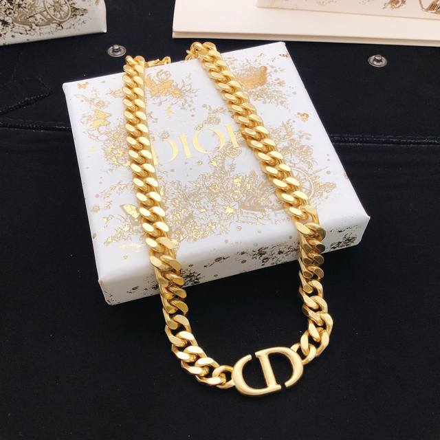 ID2993725Fff, serial number Dxl0034, Dio* latest style pig nose smooth necklace,