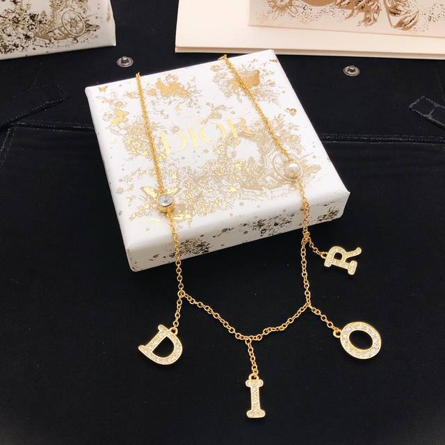 Item No. Dxl0209 Dior's latest tassel letter necklace, consistent with batch Z,