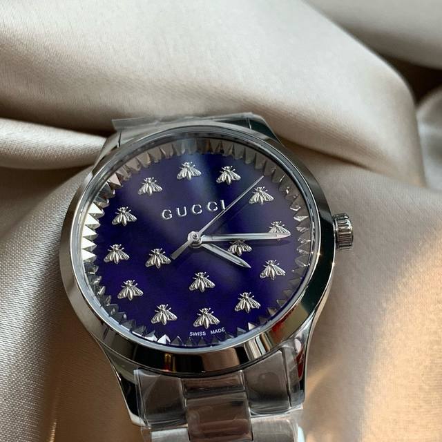 Gucci watch strap details, identical to the previous ones. More detailed photos