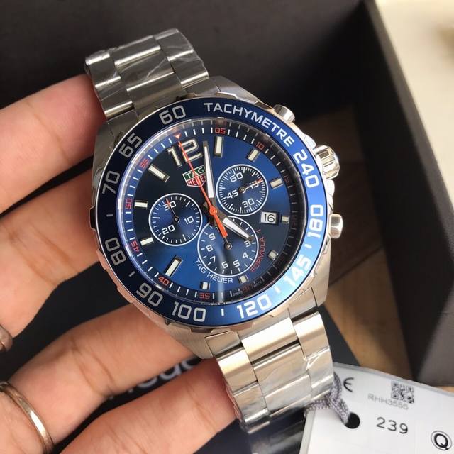 原盒50 Original Tagheuer 泰格豪雅F1系列,石英男士腕表 原单货!六针计时带日历!瑞士原装机芯!精钢表带表壳,蓝宝石玻璃!专柜售价一万多!~ 原盒50 Original Tagheuer 泰格豪雅F1系列,石英男士腕表 原单货!六针计时带日历!瑞士原装机芯!精钢表带表壳,蓝宝石玻璃!专柜售价一万多!~