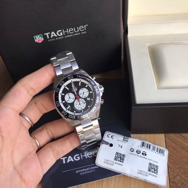 可以订做专柜查验码 原盒:50 新款豪雅高颜值已上线。Tagheuer 泰格豪雅F1系列,石英男士腕表 原单货!六针计时带日历!瑞士原装机芯!精钢表带表壳,蓝宝 可以订做专柜查验码 原盒:50 新款豪雅高颜值已上线。Tagheuer 泰格豪雅F1系列,石英男士腕表 原单货!六针计时带日历!瑞士原装机芯!精钢表带表壳,蓝宝
