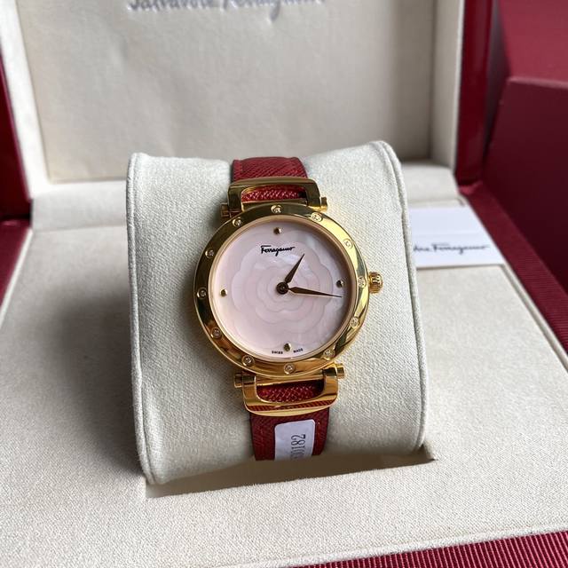 原盒:80 原单菲拉格慕Ferragamo Style系列镶钻女士石英手表,镶嵌12粒1.0Vs级真钻 带一码一表证书 ,表34Mm大小 ,pvd镀金表壳 不掉 原盒:80 原单菲拉格慕Ferragamo Style系列镶钻女士石英手表,镶嵌12粒1.0Vs级真钻 带一码一表证书 ,表34Mm大小 ,pvd镀金表壳 不掉